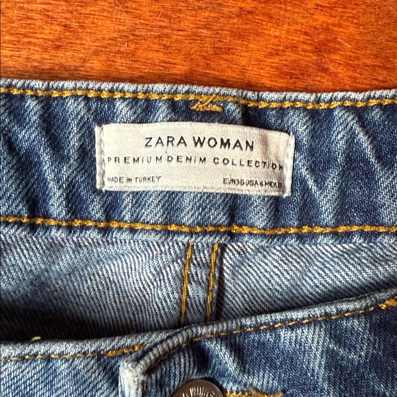 Zara Woman Blue Jeans with Text Detail - Picture 3 of 5